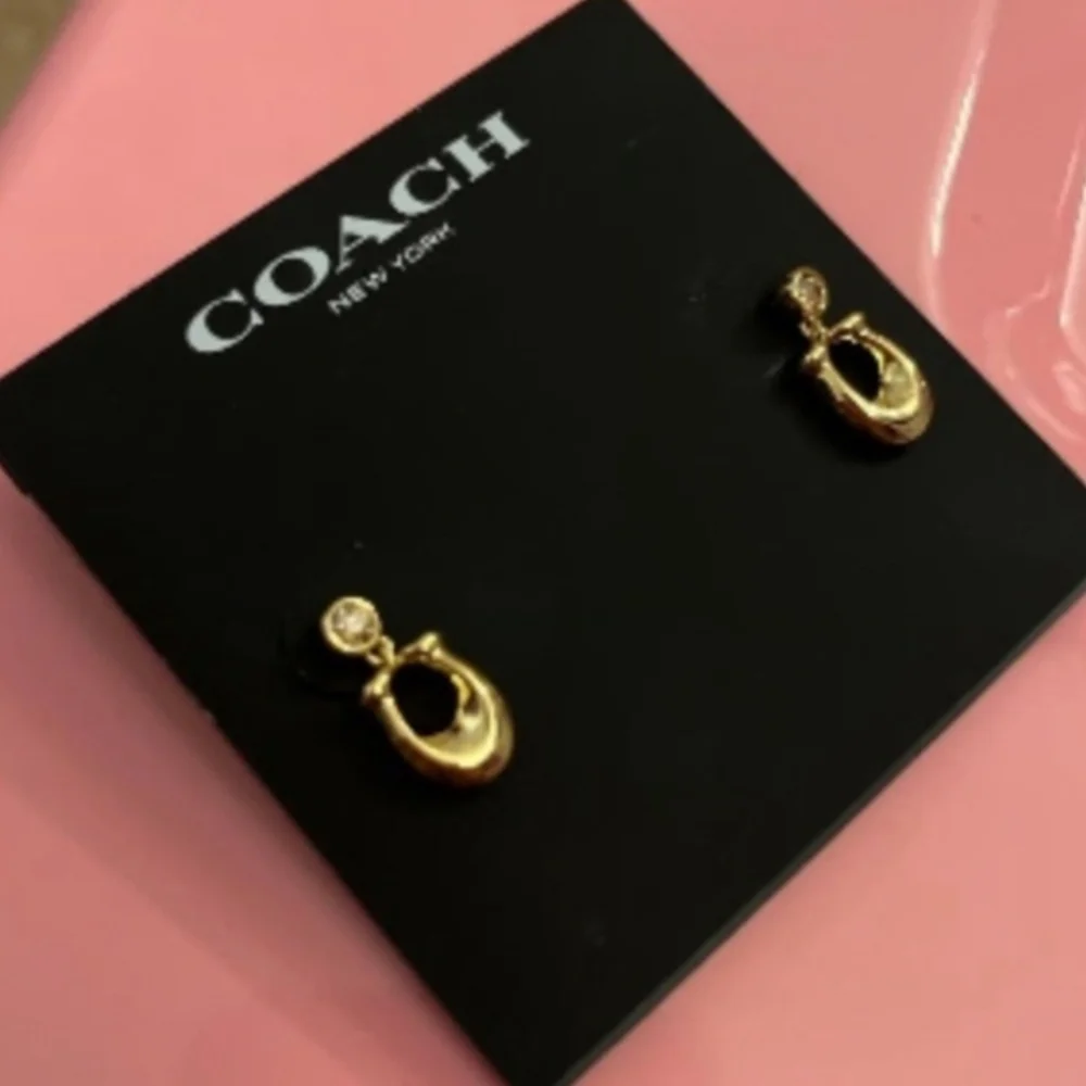 💛🔹️COACH🔹️ crystal & signature C logo earrings - Picture 2 of 6